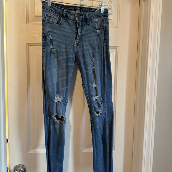 Abercrombie & Fitch Low Rise Ankle Jeans - Picture 2 of 7